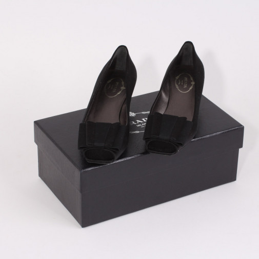 Paire d'escarpins en satin de soie P.38