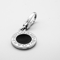 Pendentif Bulgari-Bulgari or blanc 18k et onyx