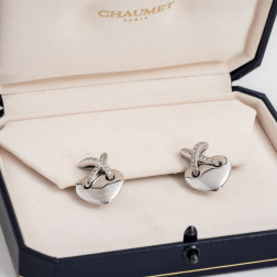 Boucles d'oreilles en or blanc 18k et diamants Coeur Lien Croisé G.M.