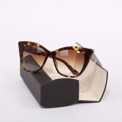 Paire de lunettes de soleil Magnifique