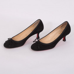 Paire d'escarpins en daim noir pointure 36
