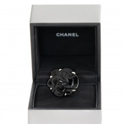 Bague Camélia Moyen Modèle or blanc 18k et onyx
