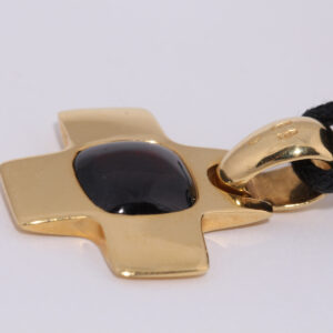 Cross pendant and garnet - Image 6