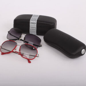 Lote de dos pares de gafas de sol para mujer. - Imagen 1