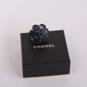 Anillo Camélia Grand Modèle Edición limitada de ónix azul y oro amarillo 18 k. - Imagen 2