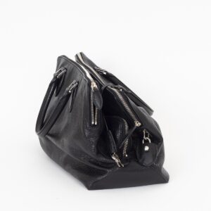 Fine grain soft leather handbag - Image 4