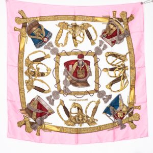 Carré Grand Uniforme – Image 1