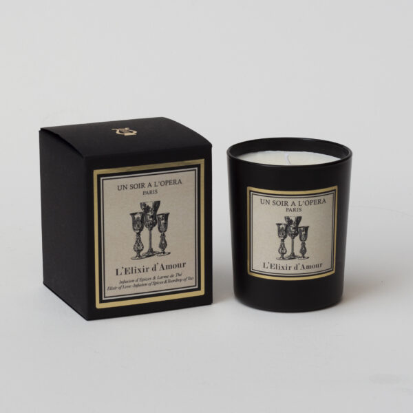 Bougie parfumée L'ELIXIR D'AMOUR - Infusion d'épices et Notes de thé d'après l'Opéra de Donizetti. (Vendu par lot de 2 bougies)-0
