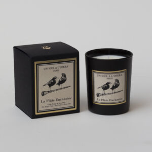 Vela perfumada LA FLAUTA MAGICA -  Cedro rojo y Rosa Otto segun el Opera de Mozart (Vendido en juegos de 2 velas) - Imagen 1