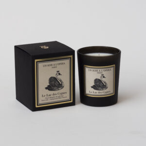 Bougie parfumée LE LAC DES CYGNES Fleurs Blanches du Sous-Bois d'après le ballet de Tchaikovsky. (Lot de 2 bougies.) - Image 1