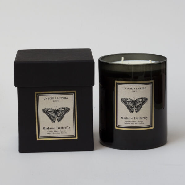 Bougie parfumée 3 mèches MADAME BUTTERFLY Cerisier Sakura et Verveine d'après l'Opéra de Puccini 1KG-0