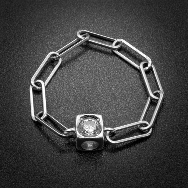 Bague Cube sur chaîne or blanc 18k et diamant-0