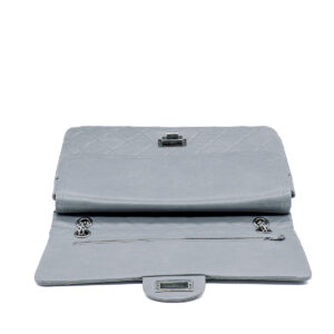 Sac 2.55 Jumbo en cuir vieilli gris – Image 4