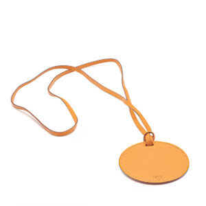 Collier et pendentif porte-photo en cuir gréné orange - Imagen 2
