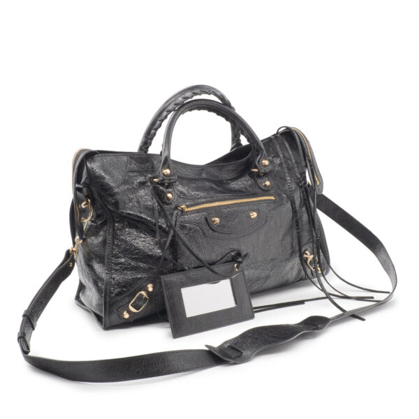 Sac City en cuir vieilli et bijouteries dorées.-0