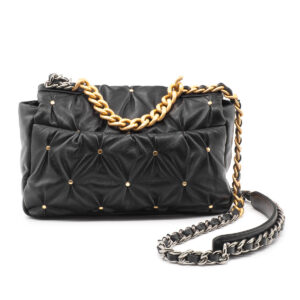 Sac Chanel Le 19 Édition limitée en cuir d’agneau souple et studs dorés – Image 3