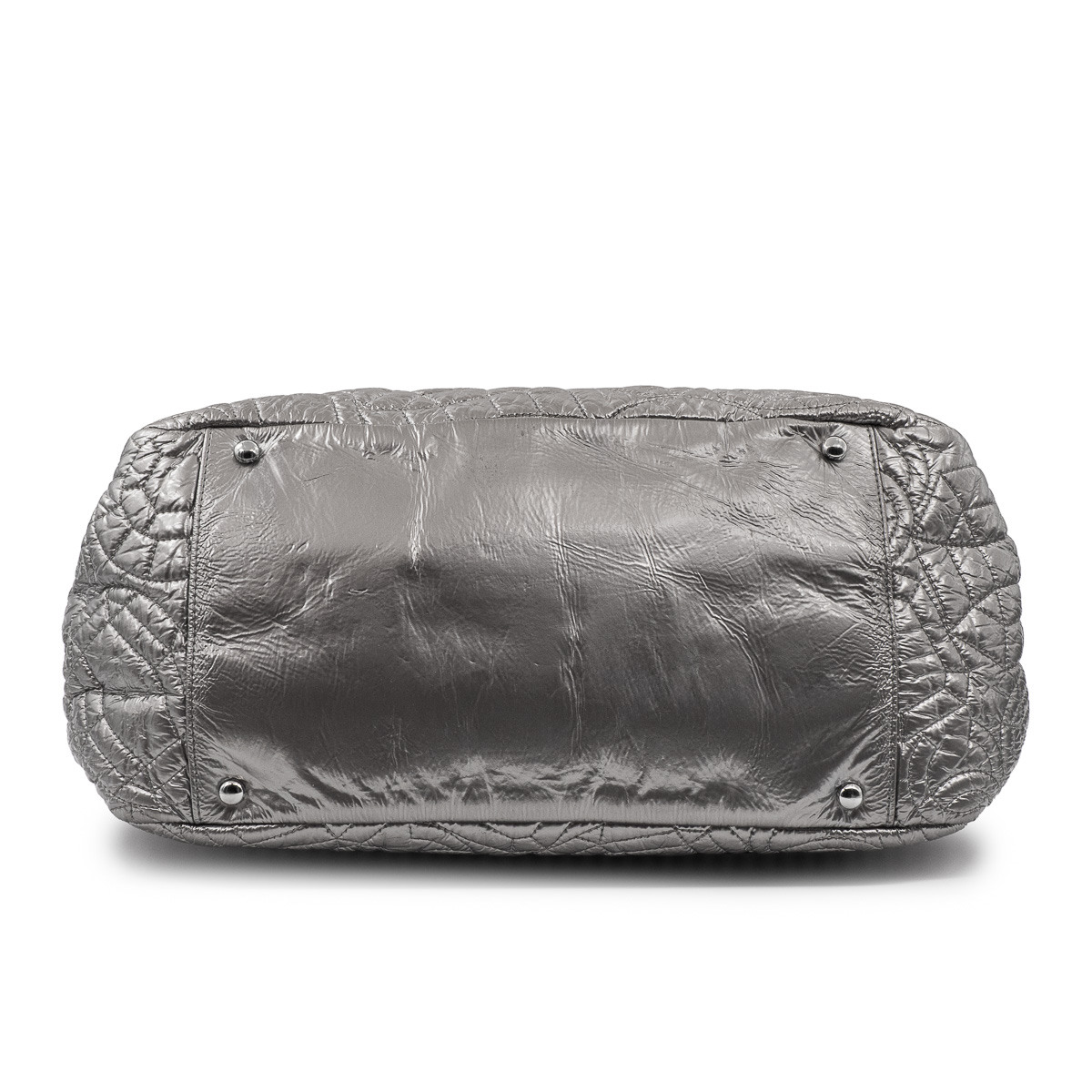 Sac Besace Chanel en simili-cuir gris argenté brodé de Camélias-21216