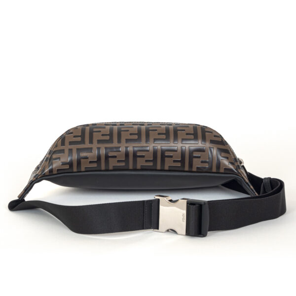 Sac-ceinture Fendi en cuir embossé greige et noir-21241