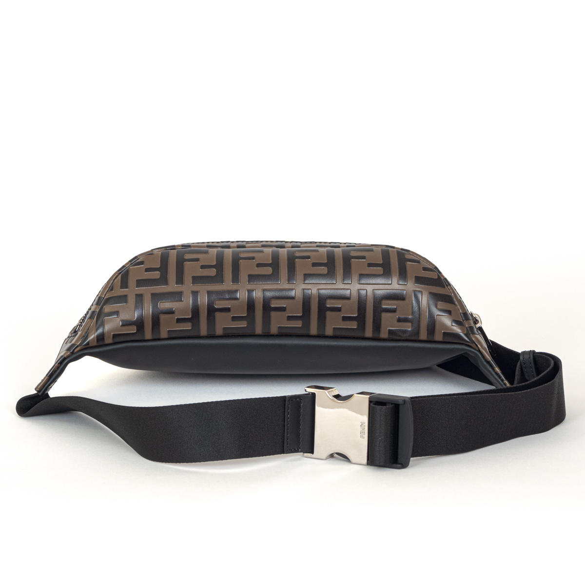 Sac-ceinture Fendi en cuir embossé greige et noir-21241