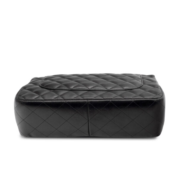 Sac à main Chanel Timeless Jumbo en cuir matelassé noir-21353