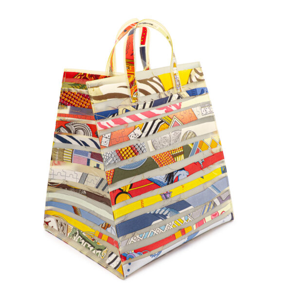 Sac à main Hermès Cas du Sac petit modèle en matière synthétique blanc-cassé et soie multicolore-21322