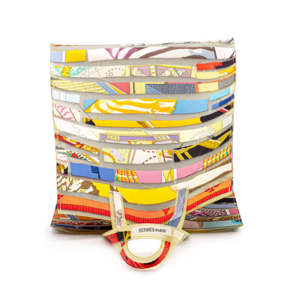 Sac à main Hermès Cas du Sac petit modèle en matière synthétique blanc-cassé et soie multicolore-21321