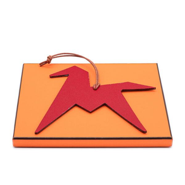 Hermes Charm en cuir Epsom rouge et étoupe representant un Cerf-0 Hermes Charm en cuir Epsom rouge et étoupe representant un Cerf-0