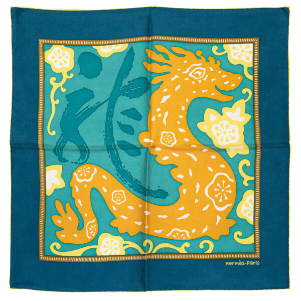 Gavroche Hermes L'Année du Dragon en soie 100% par Stephany Devaux-0 Gavroche Hermes L'Année du Dragon en soie 100% par Stephany Devaux-0