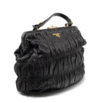 Sac Prada Pleated Grand modèle en cuir souple noir-0