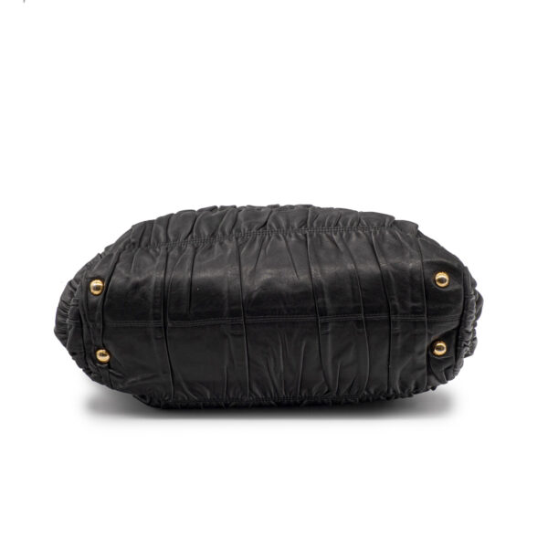Sac Prada Pleated Grand modèle en cuir souple noir-21401
